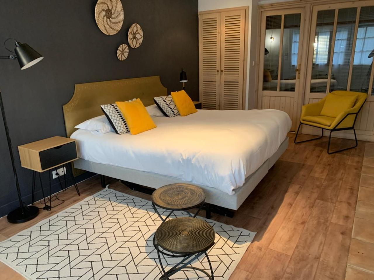 Logis Hotel Le Central คูลง ภายนอก รูปภาพ