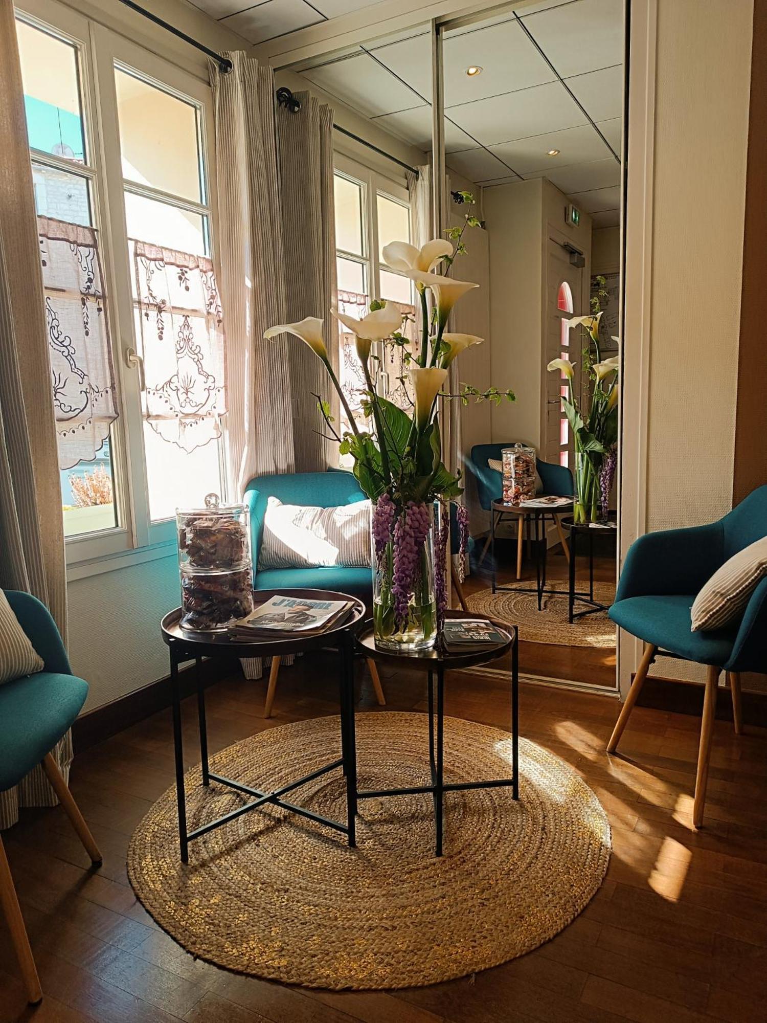 Logis Hotel Le Central คูลง ภายนอก รูปภาพ